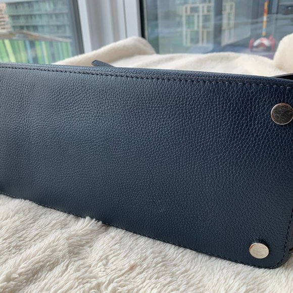 Micheal Kors bag - Picture 3 of 7